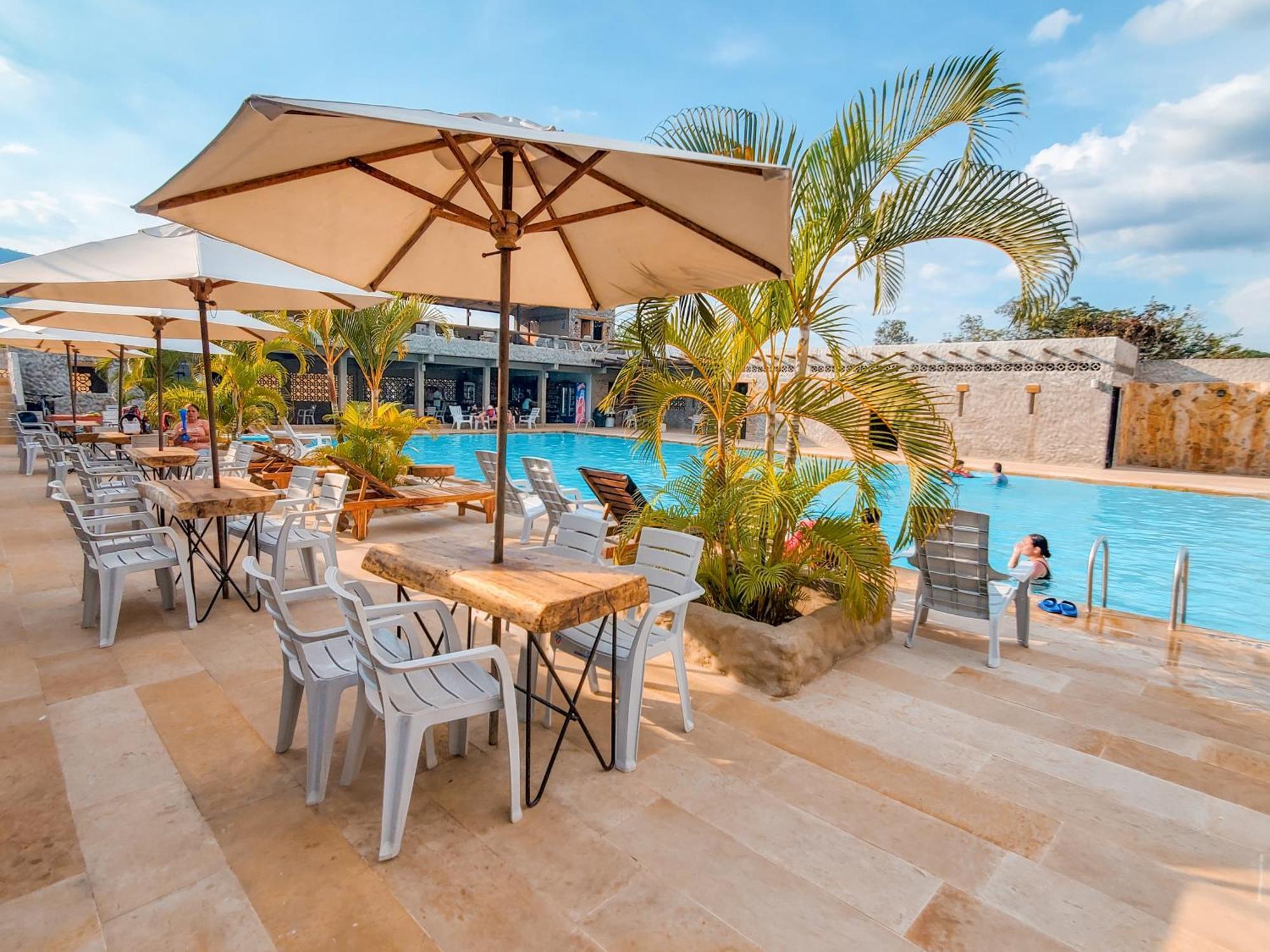 La Rosa Nautica Hostel Guaduas Dış mekan fotoğraf